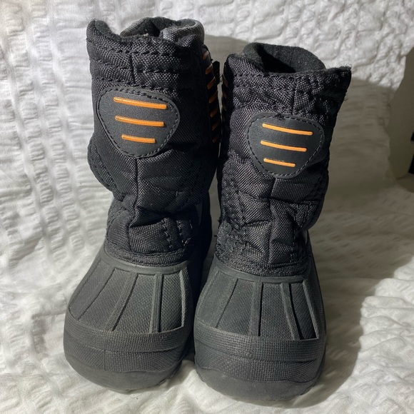 Child Size 9 Target Snow Boots. In Great Used Condition. Black Orange Winter - Picture 3 of 7